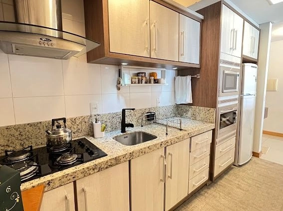 Apartamento 2 dormitórios com TERRAÇO DE FRENTE, na Praça Tiaraju!: 17ª foto da galeria de imagens do imóvel