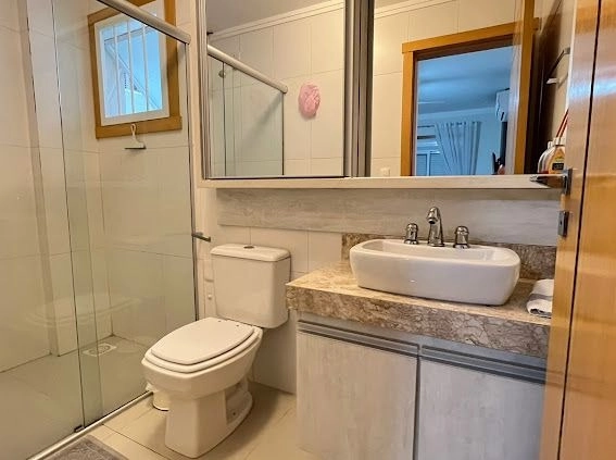 Apartamento 2 dormitórios com TERRAÇO DE FRENTE, na Praça Tiaraju!: 25ª foto da galeria de imagens do imóvel
