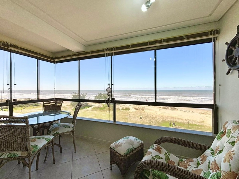 Apartamento 3 dormitórios, à beira mar, no bairro Navegantes: 1ª foto da galeria de imagens do imóvel