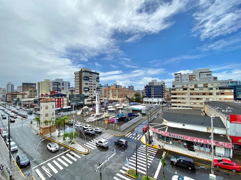 Apartamento 2 dormitórios - com sacada de frente, no Centro!: 3ª foto da galeria de imagens do imóvel