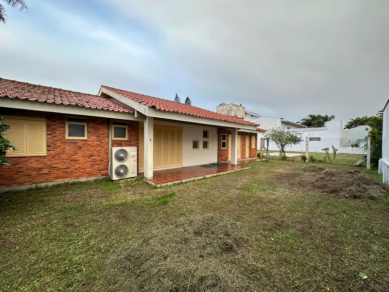 Casa com 2 terrenos, em ótima localização, em Atlântida!: 30ª foto da galeria de imagens do imóvel