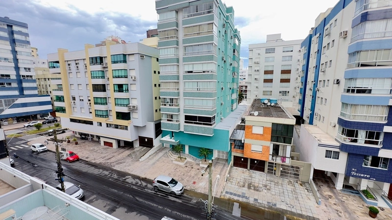 Apartamento de frente, 2 dormitórios, decorado, no Centro!: 4ª foto da galeria de imagens do imóvel