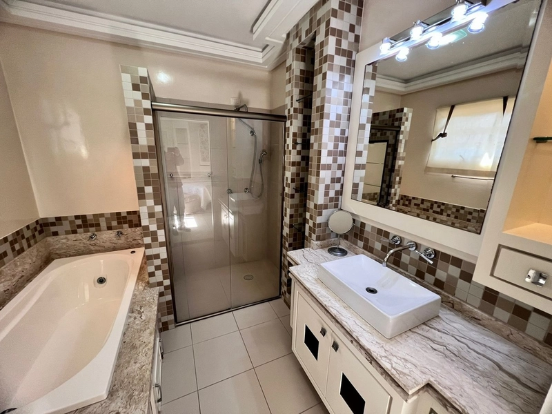 Residência de esquina, 4 suítes, no Condomínio Velas da Marina!: 17ª foto da galeria de imagens do imóvel