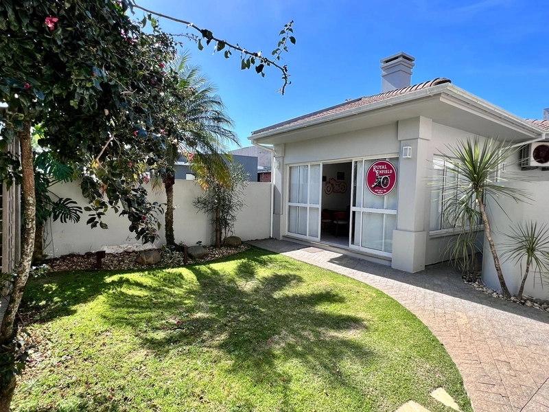 Residência de esquina, 4 suítes, no Condomínio Velas da Marina!: 27ª foto da galeria de imagens do imóvel