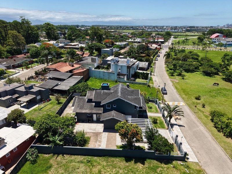 Residência 5 suítes, em amplo terreno, na Praia de Atlântida!: 4ª foto da galeria de imagens do imóvel