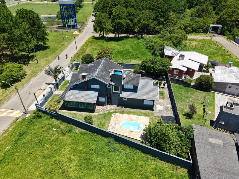 Residência 5 suítes, em amplo terreno, na Praia de Atlântida!: 6ª foto da galeria de imagens do imóvel