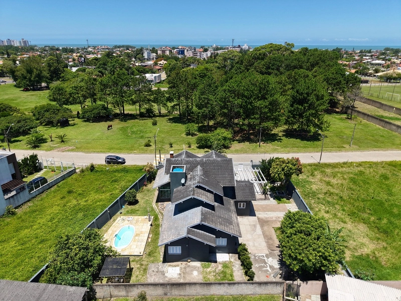 Residência 5 suítes, em amplo terreno, na Praia de Atlântida!: 5ª foto da galeria de imagens do imóvel