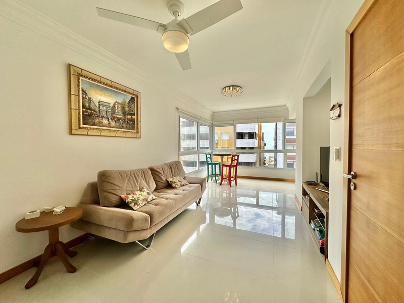 Apartamento 4 dormitórios, com box duplo, perto da praia, no Centro: 10ª foto da galeria de imagens do imóvel