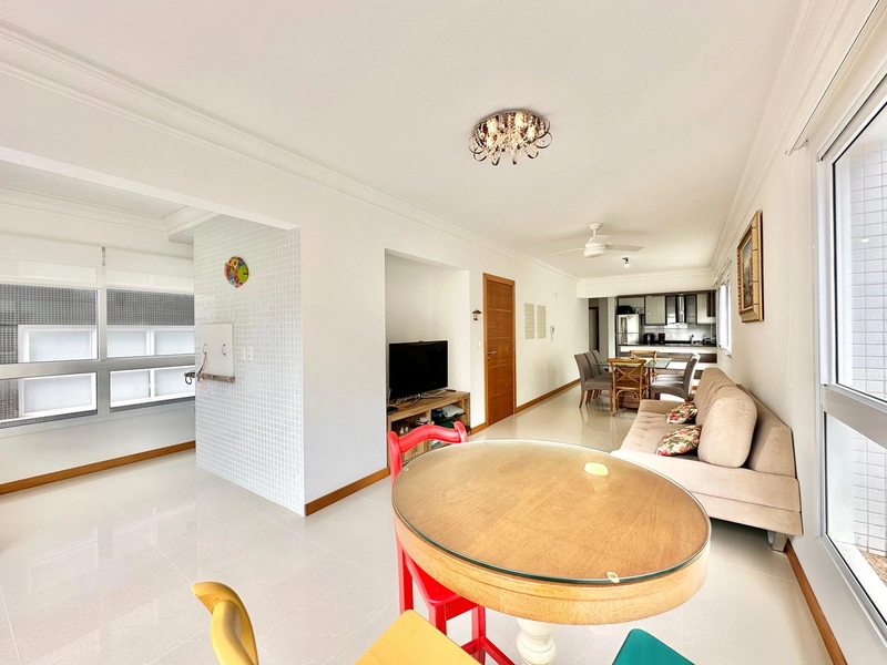 Apartamento 4 dormitórios, com box duplo, perto da praia, no Centro: 9ª foto da galeria de imagens do imóvel