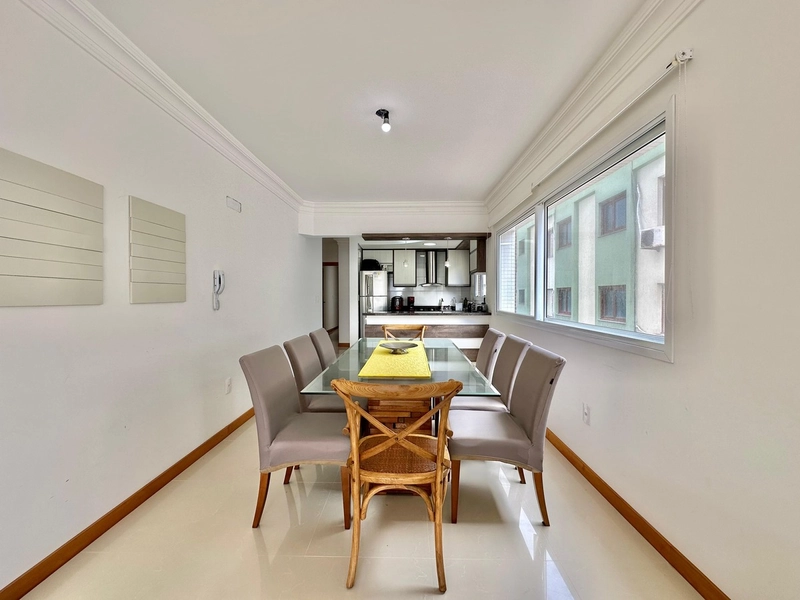 Apartamento 4 dormitórios, com box duplo, perto da praia, no Centro: 11ª foto da galeria de imagens do imóvel