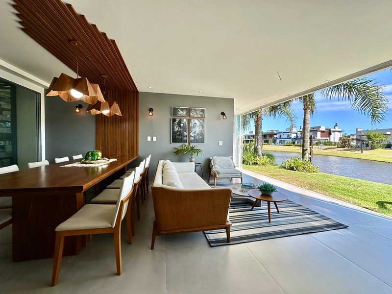 Residência plana, beira lago, 3 dormitórios, no Capão Ilhas Resort!!: 2ª foto da galeria de imagens do imóvel
