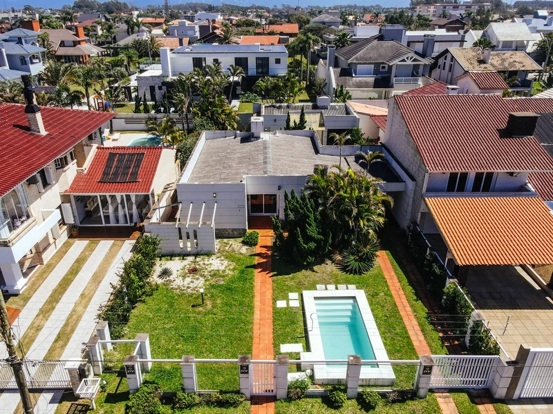 Casa 4 dormitórios, com piscina, perto da praia, em Atlântida!: 40ª foto da galeria de imagens do imóvel