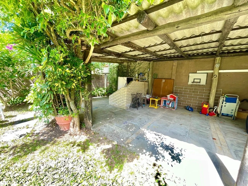 Residência com 7 dormitórios, amplo terreno, perto da praia, Atlântida: 37ª foto da galeria de imagens do imóvel