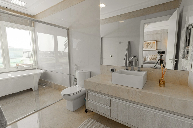 Residência 8 suítes, com 2 terrenos beira lago, no ENSEADA LAGOS!: 36ª foto da galeria de imagens do imóvel
