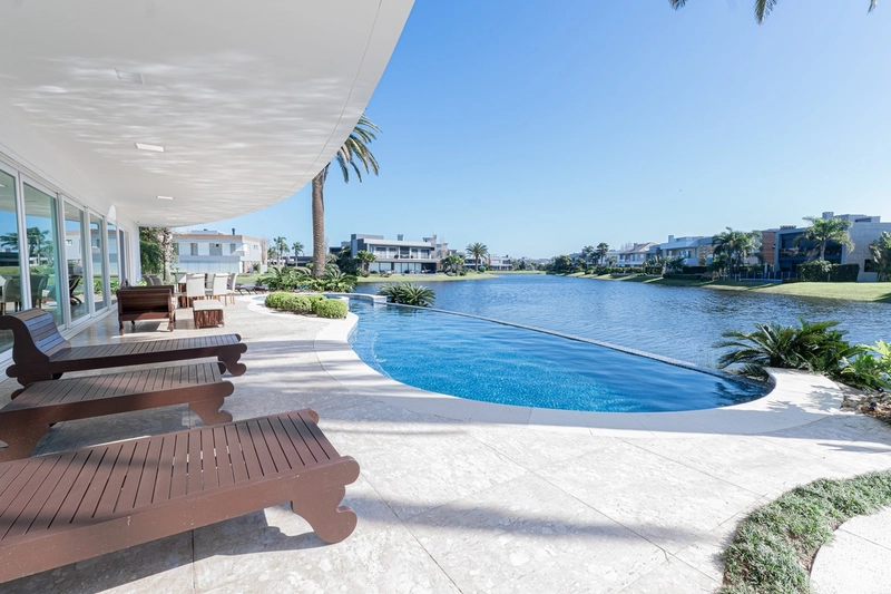 Residência 8 suítes, com 2 terrenos beira lago, no ENSEADA LAGOS!: 14ª foto da galeria de imagens do imóvel
