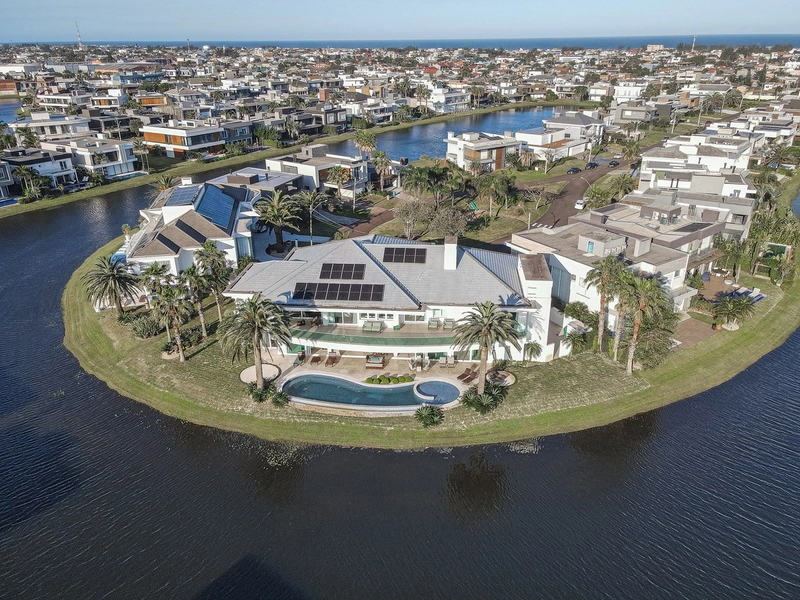 Residência 8 suítes, com 2 terrenos beira lago, no ENSEADA LAGOS!: 41ª foto da galeria de imagens do imóvel