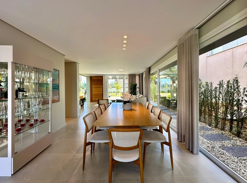 Residência 5 suítes, beira lago, com piscina e deck, no MALIBU!: 7ª foto da galeria de imagens do imóvel