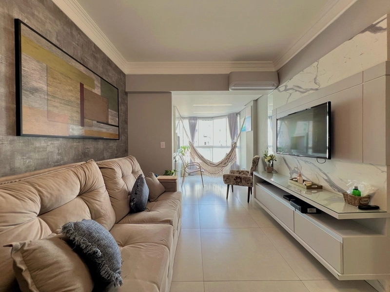 RARIDADE: Apartamento 1 dormitório COM SACADA DE FRENTE, em Capão!