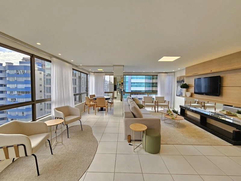 Amplo apartamento na Avenida Ubirajara, com vista para o mar!: 2ª foto da galeria de imagens do imóvel