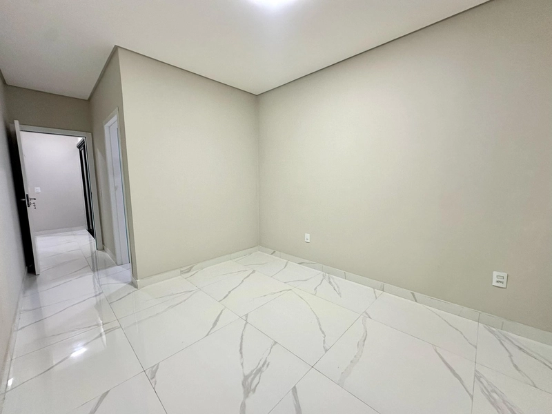 Residência 3 dormitórios, de esquina, com piscina, perto da praia!: 6ª foto da galeria de imagens do imóvel