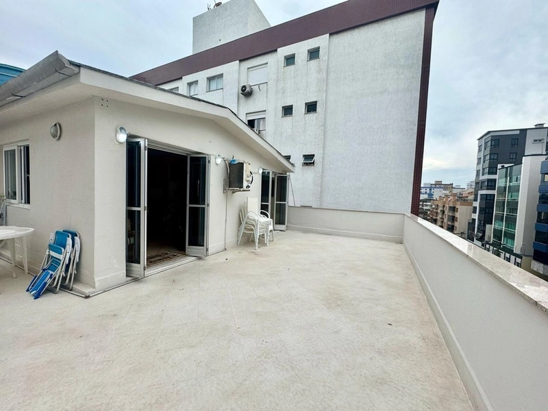 Cobertura 3 suítes, com 2 vagas na garagem e terraço, no Centro!: 3ª foto da galeria de imagens do imóvel