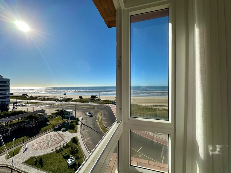 Apartamento à beira mar, 3 dormitórios, com 2 vagas, no Centro!: 5ª foto da galeria de imagens do imóvel