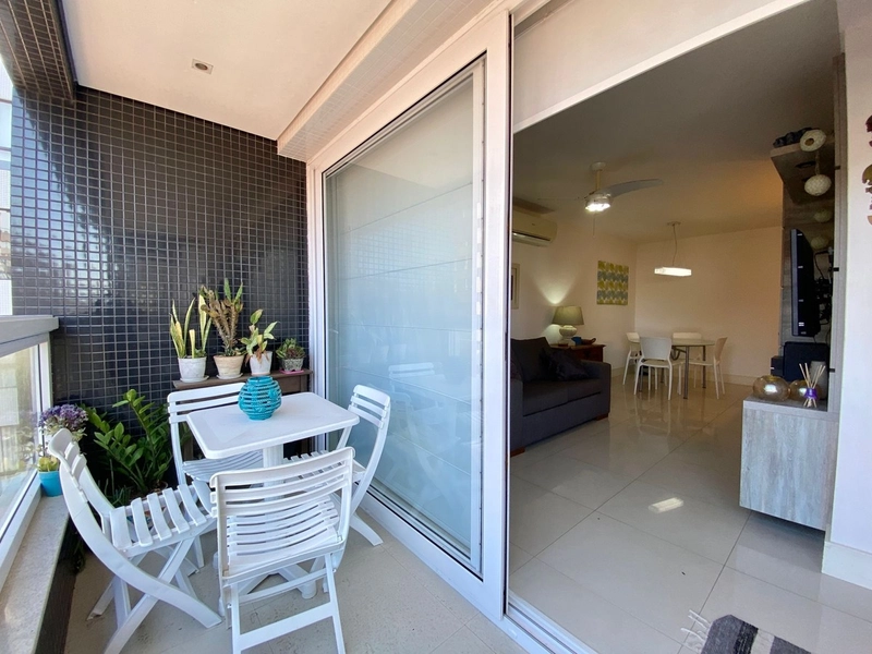 Apartamento 1 dormitório, com SACADA DE FRENTE, perto da praia!: 4ª foto da galeria de imagens do imóvel
