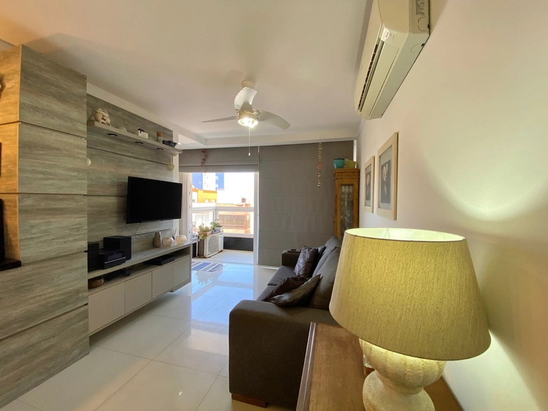 Apartamento 1 dormitório, com SACADA DE FRENTE, perto da praia!: 3ª foto da galeria de imagens do imóvel