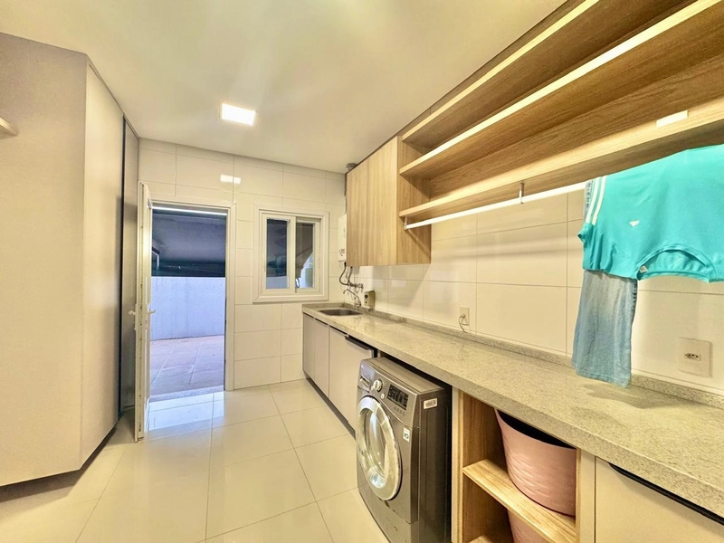 Residência 5 suítes, com piscina, em 2 terrenos, no Condado de Capão!: 16ª foto da galeria de imagens do imóvel