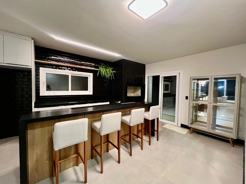 Casa plana, 4 dormitórios, pertinho da praia, no Centro de Xangri-Lá!: 5ª foto da galeria de imagens do imóvel