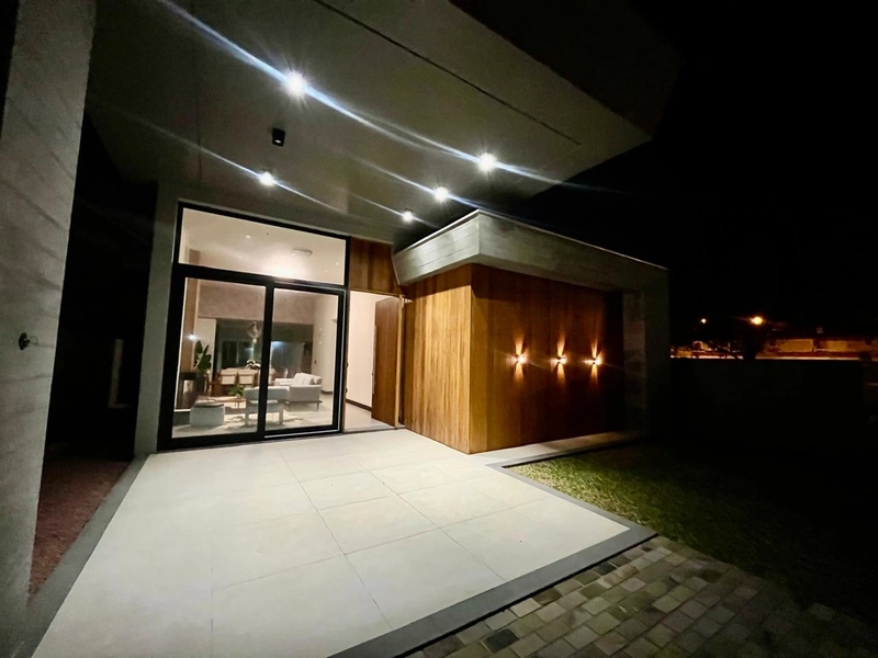 Casa plana, 4 dormitórios, pertinho da praia, no Centro de Xangri-Lá!: 2ª foto da galeria de imagens do imóvel