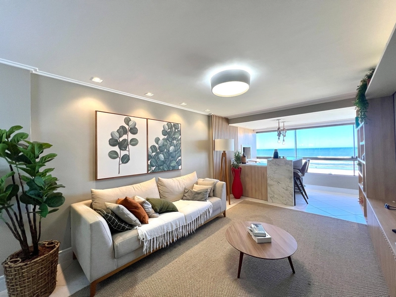 Apartamento à beira mar, 2 dormitórios com sacada de frente para o mar: 1ª foto da galeria de imagens do imóvel