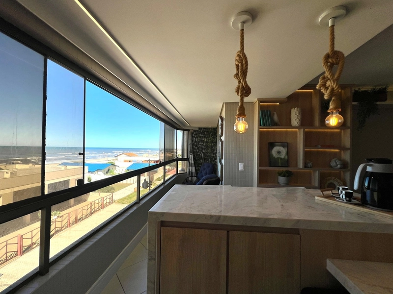 Apartamento à beira mar, 2 dormitórios com sacada de frente para o mar: 6ª foto da galeria de imagens do imóvel