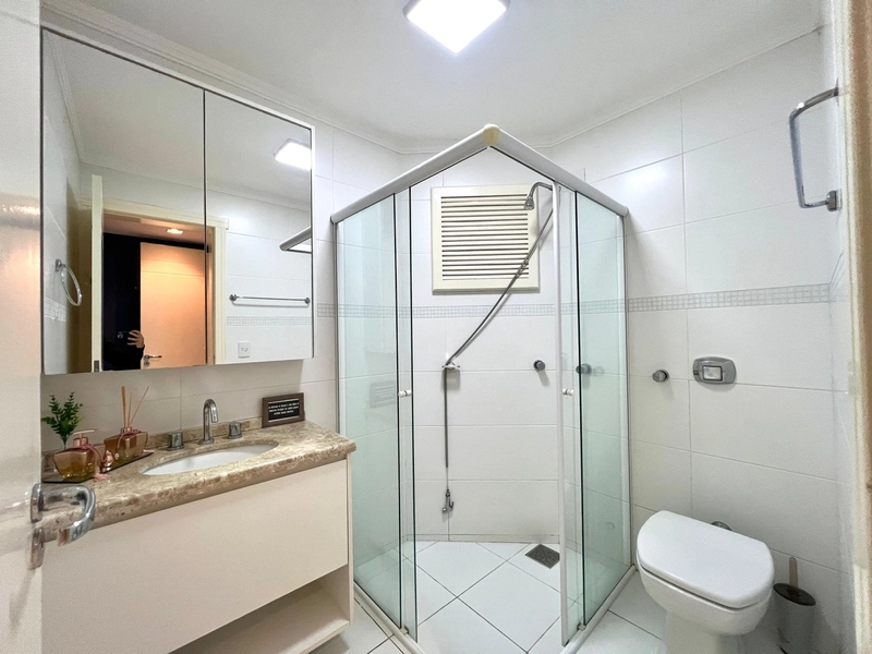 Apartamento à beira mar, 2 dormitórios com sacada de frente para o mar: 18ª foto da galeria de imagens do imóvel