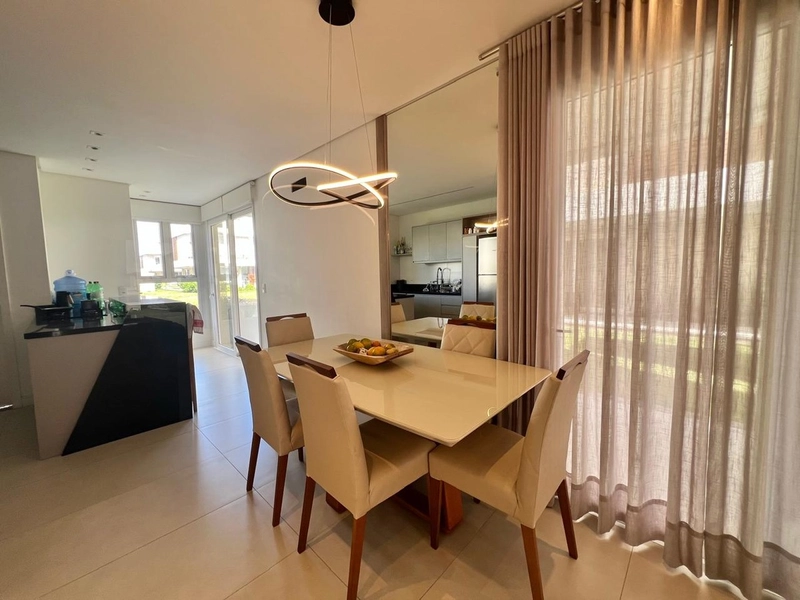 Casa 3 dormitórios, de esquina, beira lago, mobiliada, no MURANO!: 6ª foto da galeria de imagens do imóvel