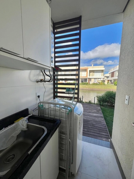Casa 3 dormitórios, de esquina, beira lago, mobiliada, no MURANO!: 11ª foto da galeria de imagens do imóvel