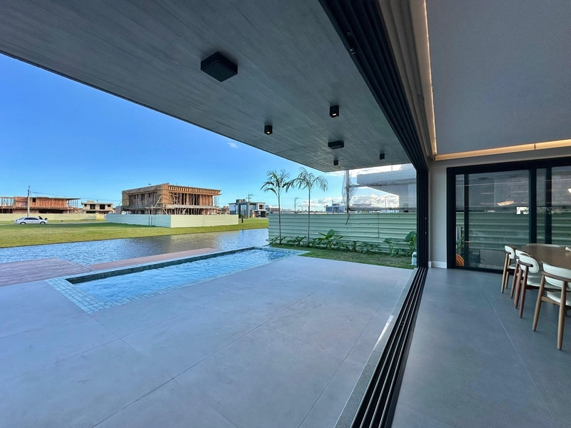 Residência 5 suítes, beira lago, com piscina e deck, no AMARE!: 11ª foto da galeria de imagens do imóvel