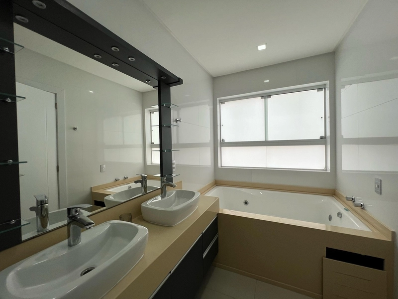 Apartamento 4 dormitórios, com vista para o mar, bairro Navegantes!: 27ª foto da galeria de imagens do imóvel