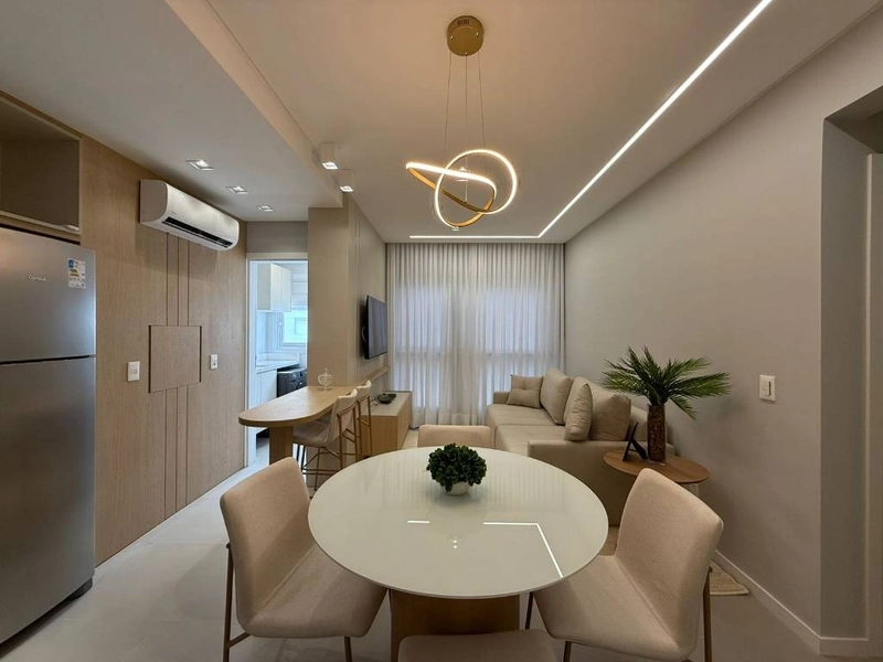 Apartamento de frente, 2 dormitórios, decorado, com lazer completo: 2ª foto da galeria de imagens do imóvel