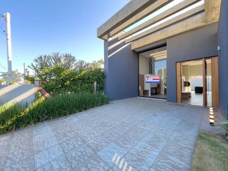 Casa plana, 4 suítes, perto da praia, no Centro de Xangri-Lá!: 2ª foto da galeria de imagens do imóvel