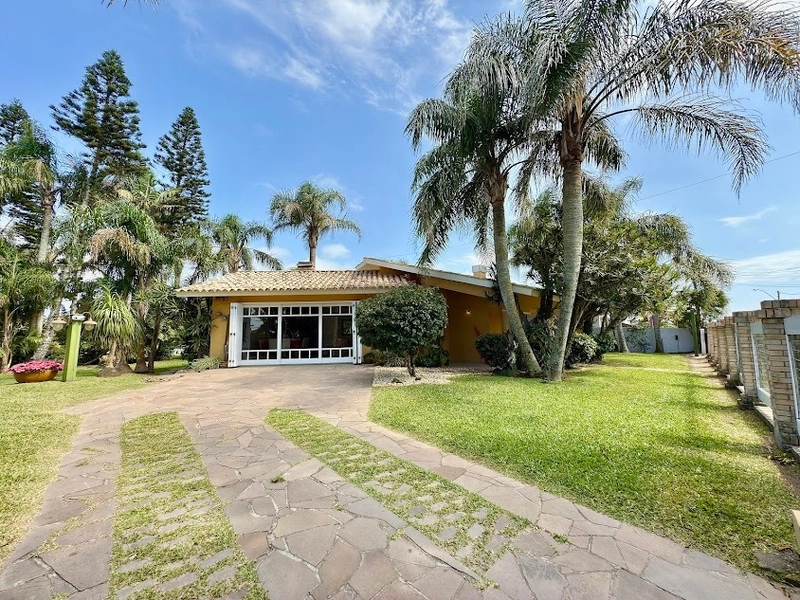 Casa 3 dormitórios, com amplo terreno, em Atlântida!: 1ª foto da galeria de imagens do imóvel