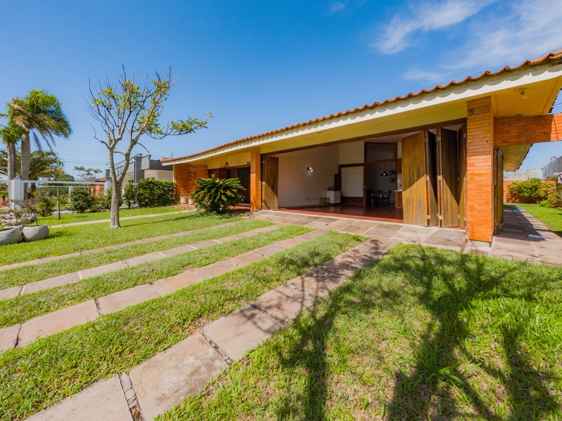 Casa plana, 4 dormitórios, com amplo terreno, em Atlântida!: 16ª foto da galeria de imagens do imóvel
