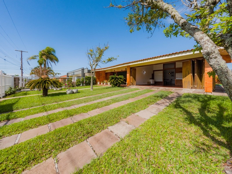 Casa plana, 4 dormitórios, com amplo terreno, em Atlântida!: 15ª foto da galeria de imagens do imóvel