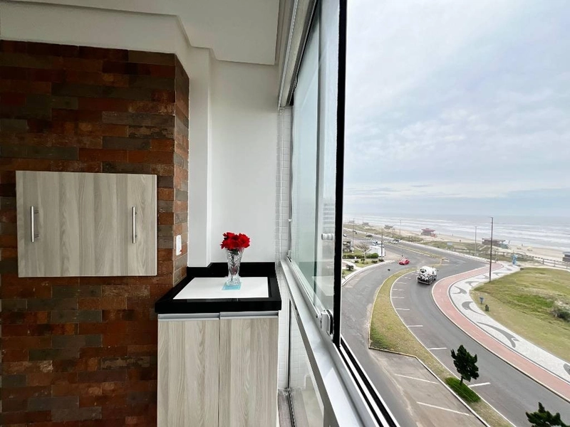 Apartamento 3 dormitórios, mobiliado, à beira mar, com lazer completo: 2ª foto da galeria de imagens do imóvel