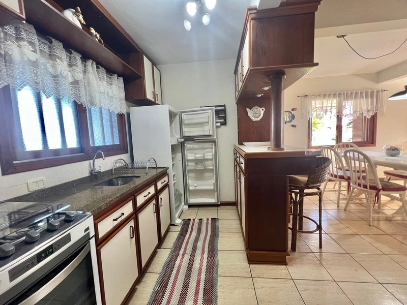 Duplex mobiliado, 4 dormitórios, perto da praia, em Capão da Canoa!: 10ª foto da galeria de imagens do imóvel