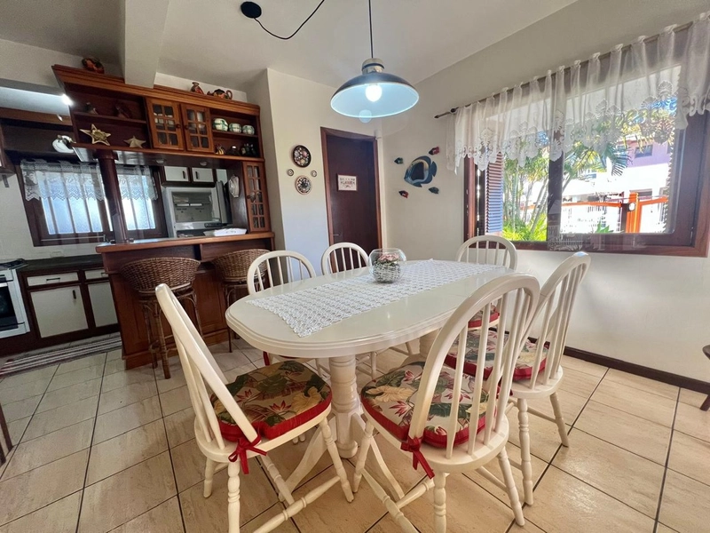 Duplex mobiliado, 4 dormitórios, perto da praia, em Capão da Canoa!: 9ª foto da galeria de imagens do imóvel