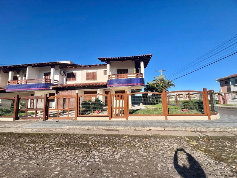 Duplex mobiliado, 4 dormitórios, perto da praia, em Capão da Canoa!: 25ª foto da galeria de imagens do imóvel