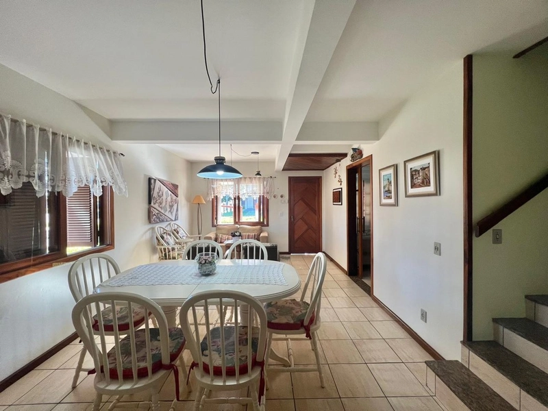 Duplex mobiliado, 4 dormitórios, perto da praia, em Capão da Canoa!: 4ª foto da galeria de imagens do imóvel