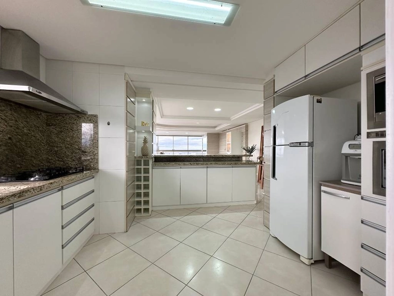 Amplo apartamento à beira mar, 3 dormitórios, com 2 vagas na garagem!: 12ª foto da galeria de imagens do imóvel