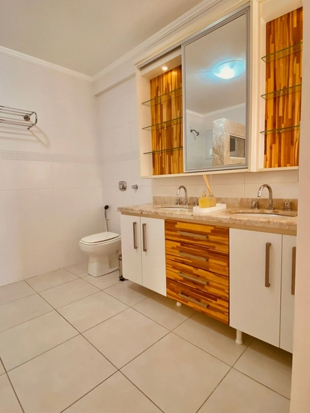 Amplo apartamento à beira mar, 3 dormitórios, com 2 vagas na garagem!: 39ª foto da galeria de imagens do imóvel
